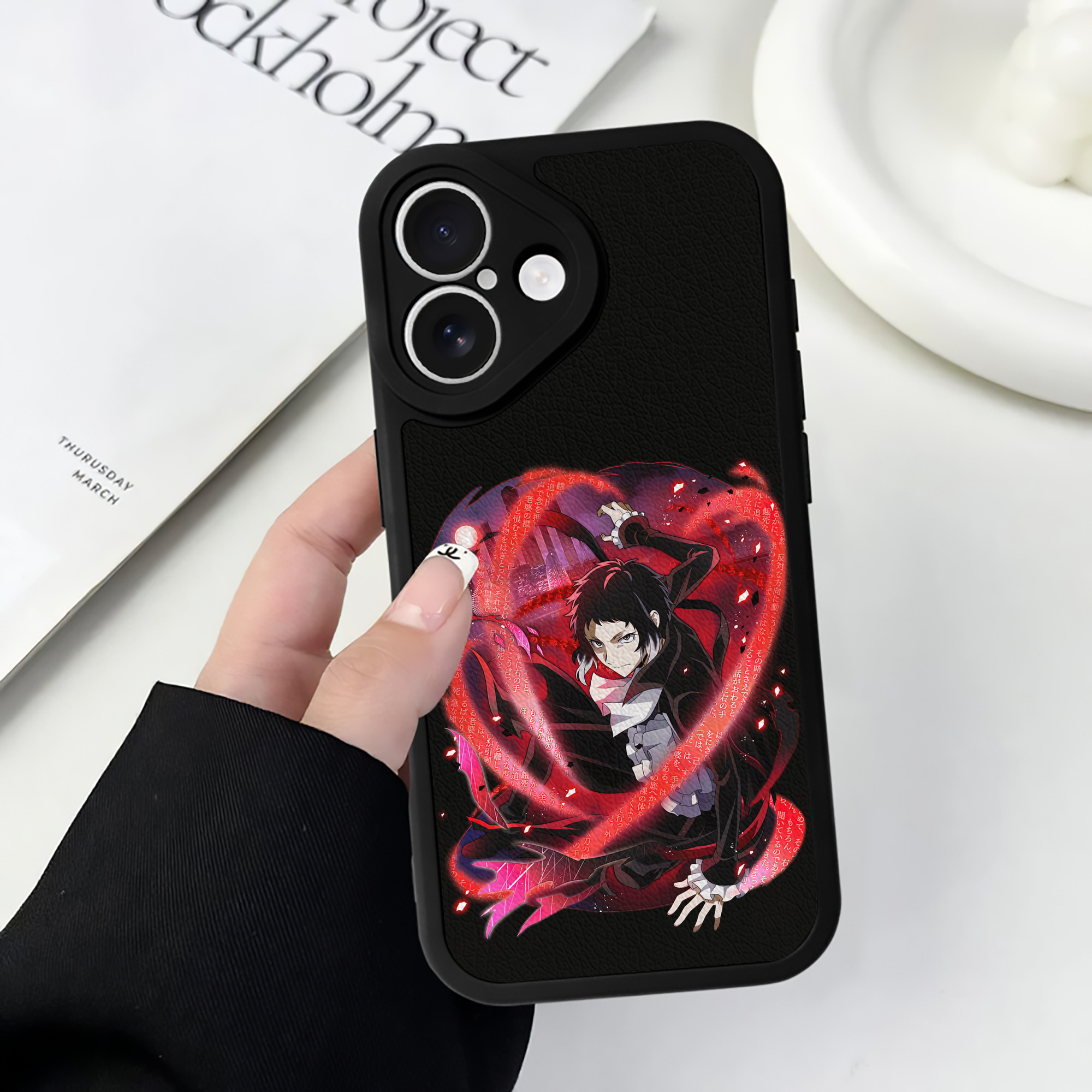 （画像用） 文豪ストレイドッグス Bungo Stray Dogs 【iPhone 16シリーズ対応】シリコンスマホケース（レザー調） 材質：シリコン